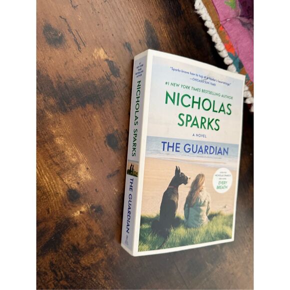 Nicholas Sparks The Guardian Paperback Book - Picture 2 of 3